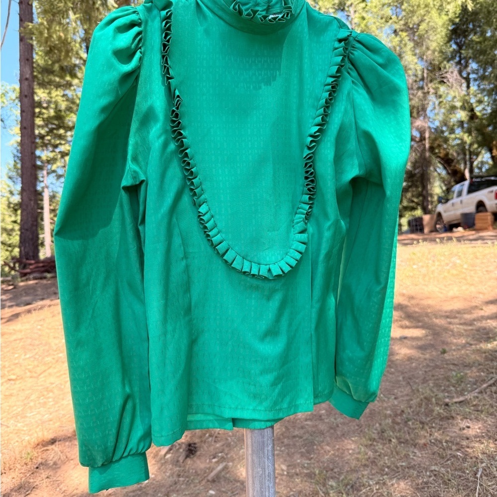 GENERATION Y Green Blouse with Ruffled Neckline and Voluminous Sleeves